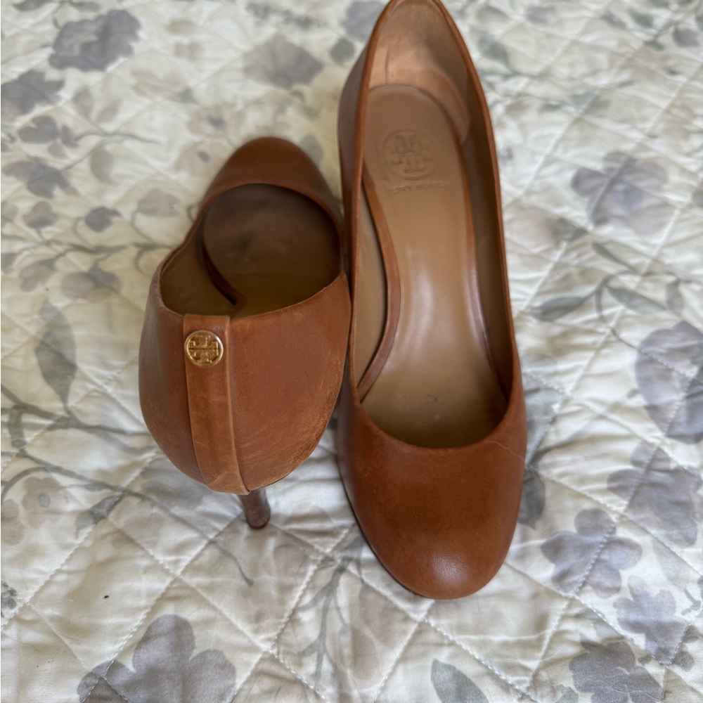 Tory Burch Brow Leather Almond Toe Heel